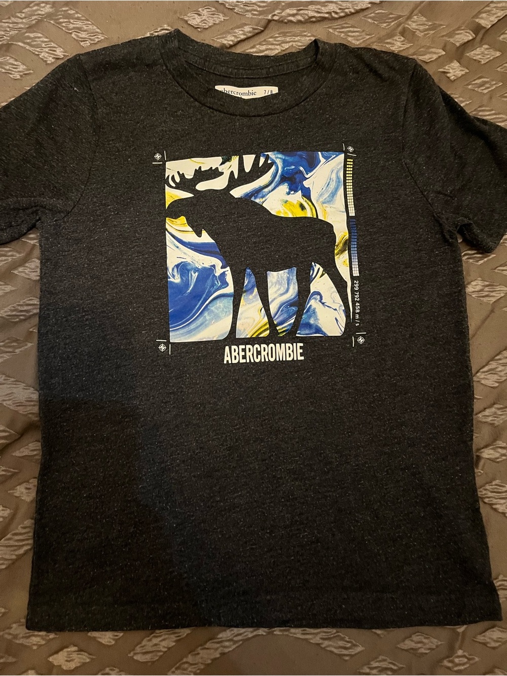 Abercrombie kids Moose Graphic Tee size 7/8